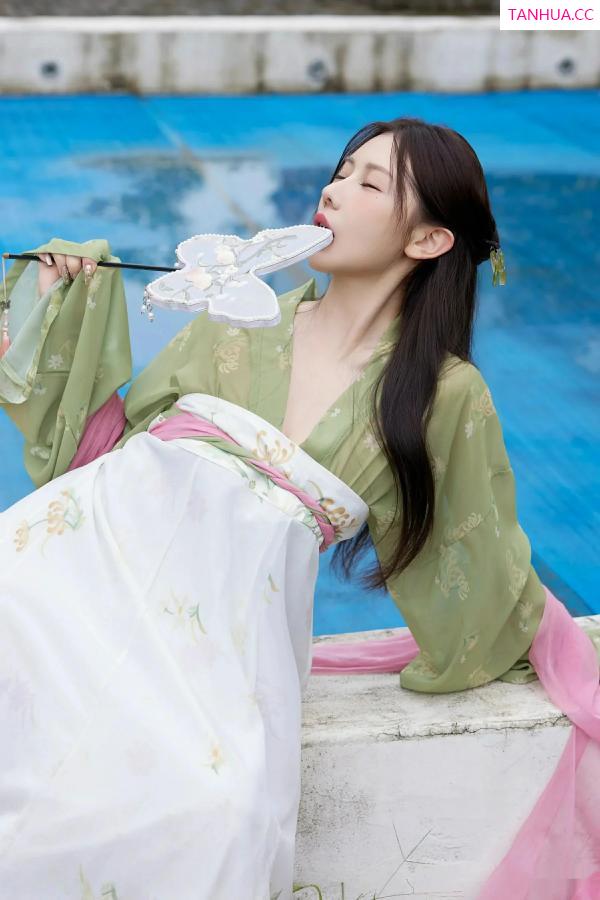 尹甜甜  [XiuRen]高清写真图 2025.09.30 No.10834 尹甜甜sunny 性感汉服第10张图片